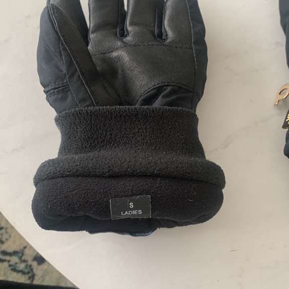 Grandoe Winter Gloves (Womens) - Picture 6 of 8